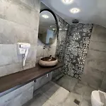 Christos Milos 3*