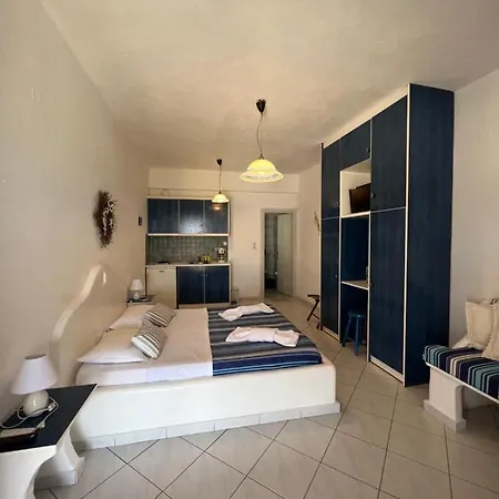 Bed & Breakfast Christos Milos 3*