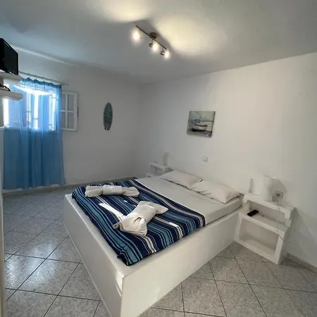 Bed & Breakfast Christos Milos Adamantas