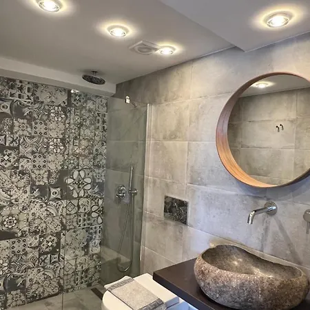 Bed & Breakfast Christos Milos Adamantas