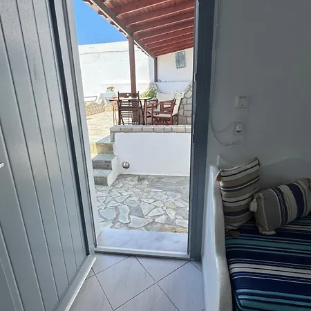 Christos Milos 3* Adamantas