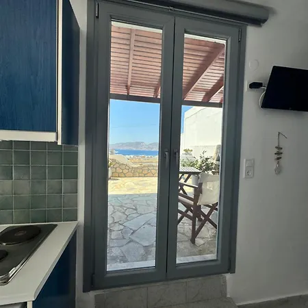 Christos Milos Bed & Breakfast 3*