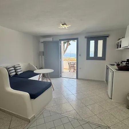 Christos Milos Bed & Breakfast Adamantas