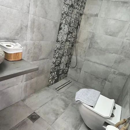 Christos Milos Bed & Breakfast