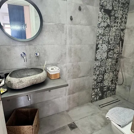 Bed & Breakfast Christos Milos 3*