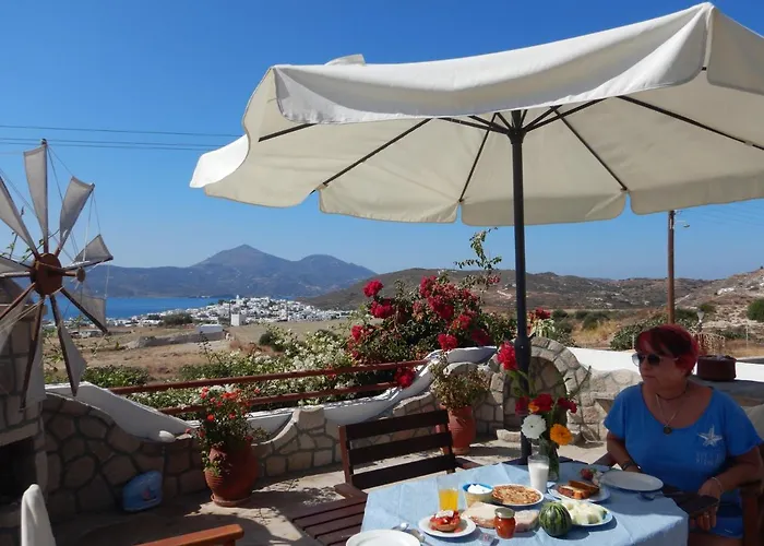 Christos Milos 3* Adamantas (Milos)